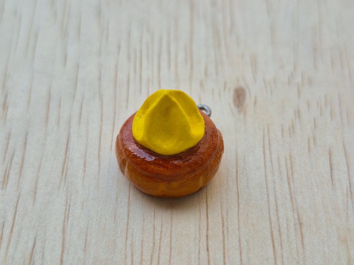 Iced gem keychain (darker shade)