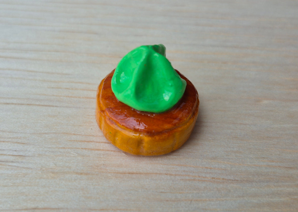 Iced gem keychain (darker shade)