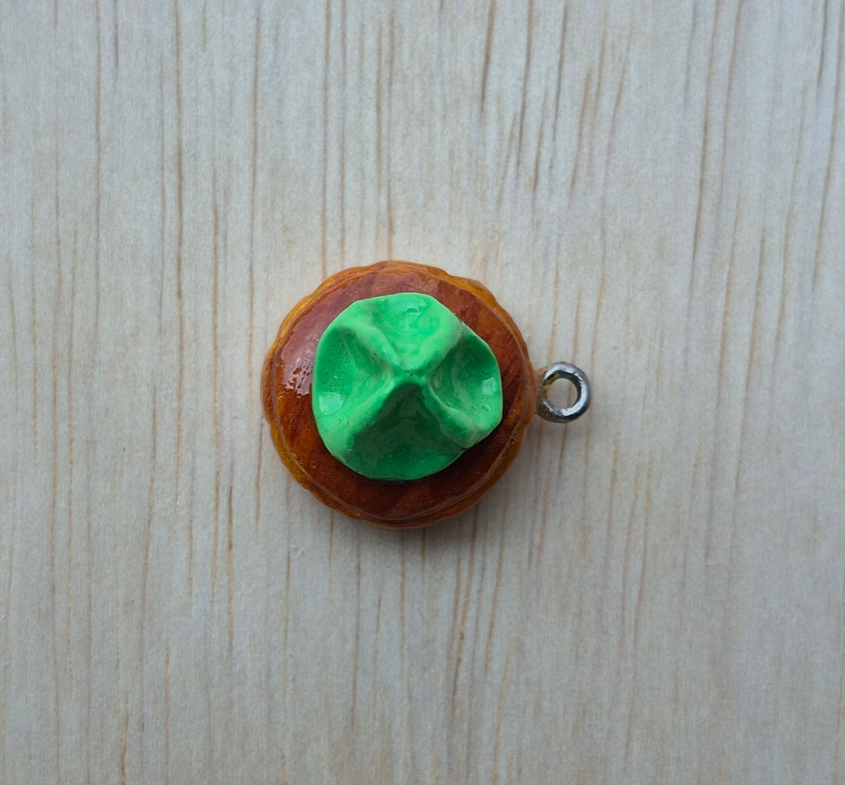 Iced gem keychain (darker shade)