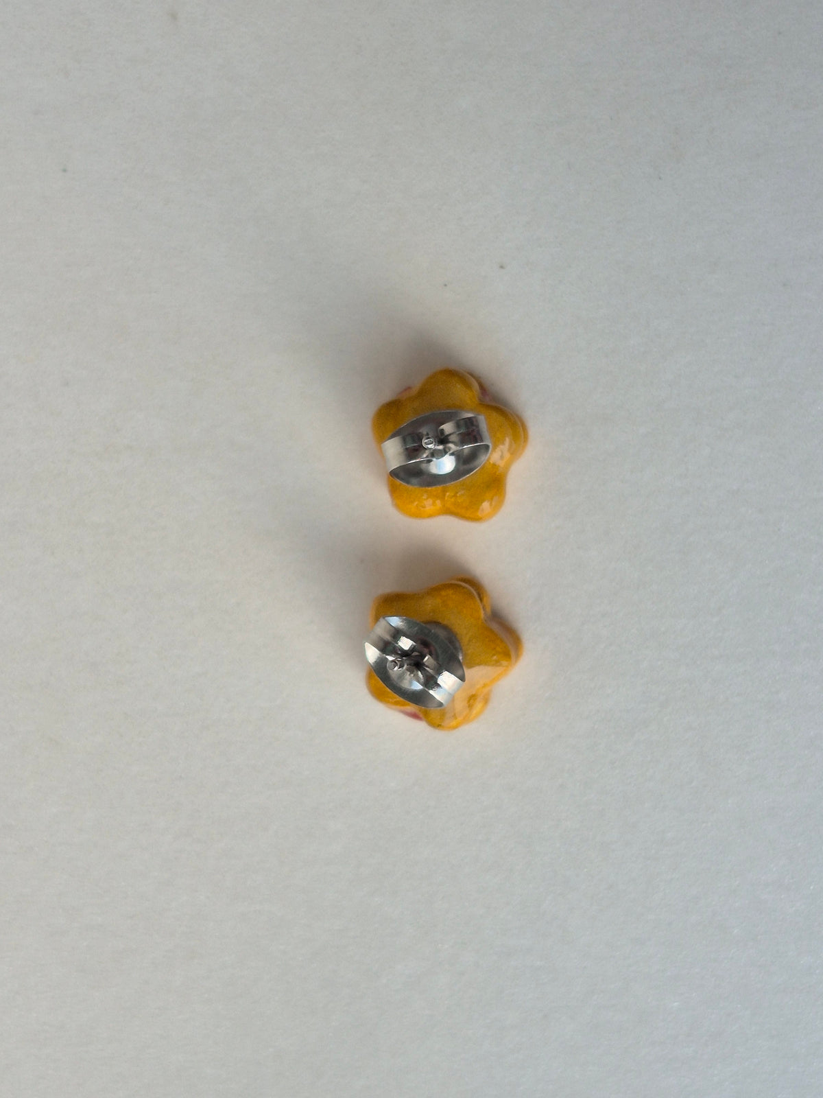 Flower-shaped strawberry stud earrings