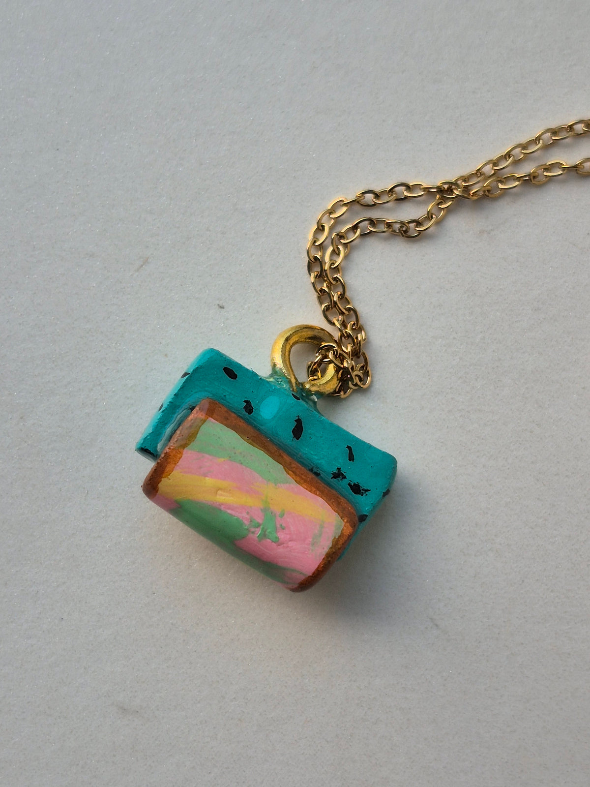 Singapore ice-cream bread necklace