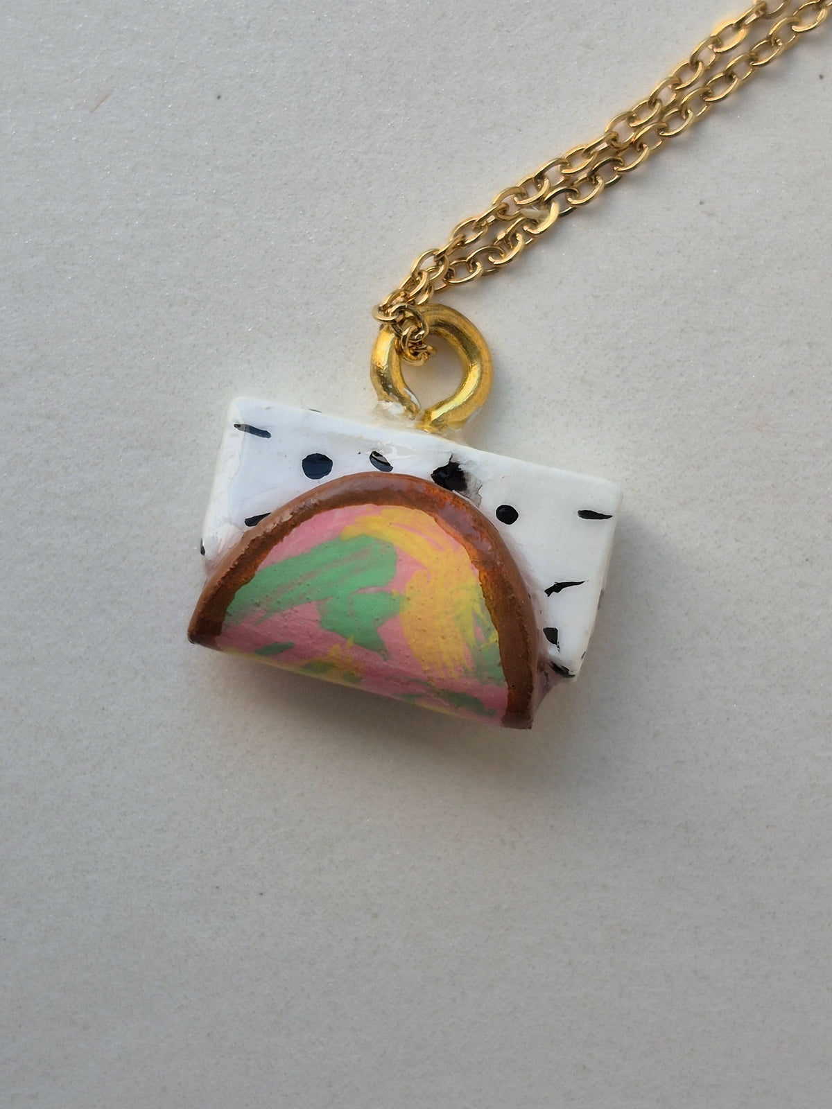 Singapore ice-cream bread necklace