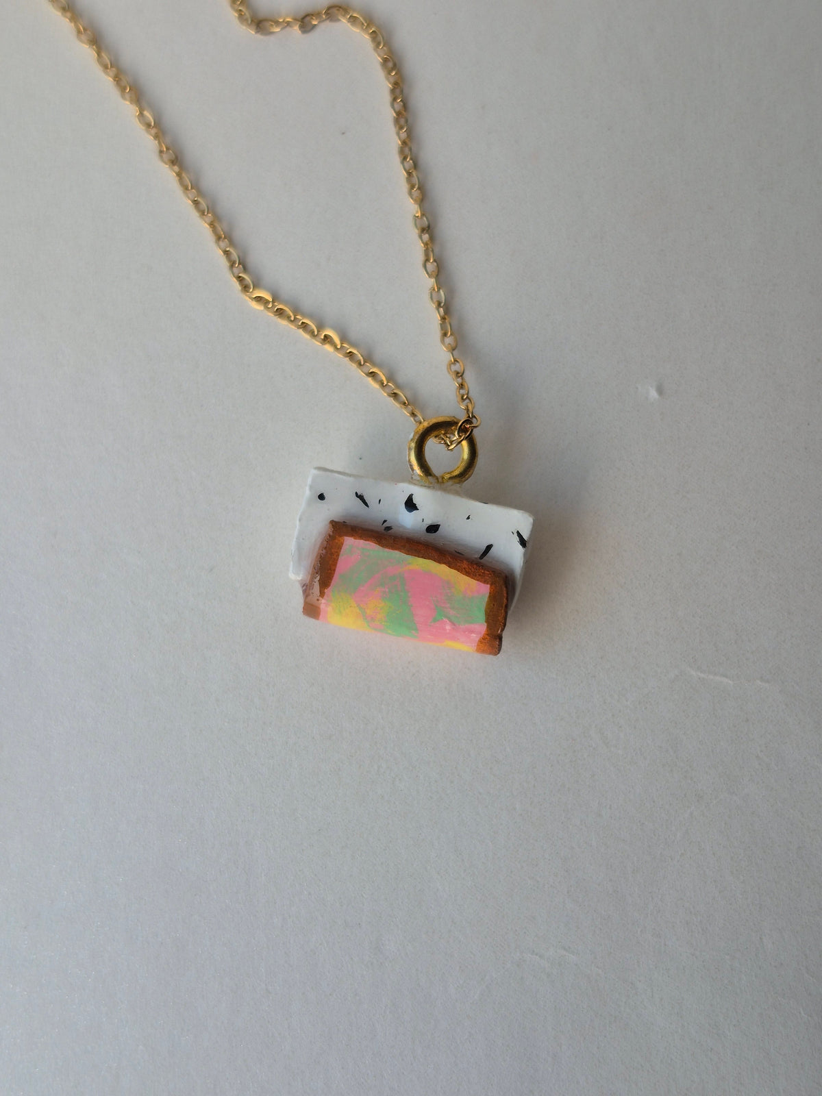 Singapore ice-cream bread necklace