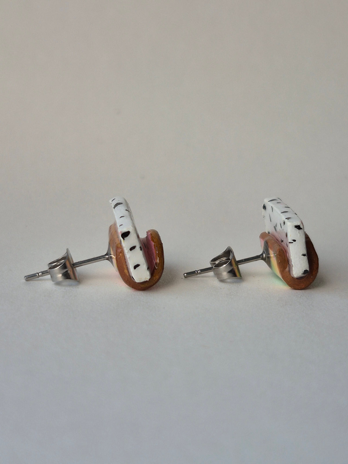 Singapore ice-cream bread studded earrings