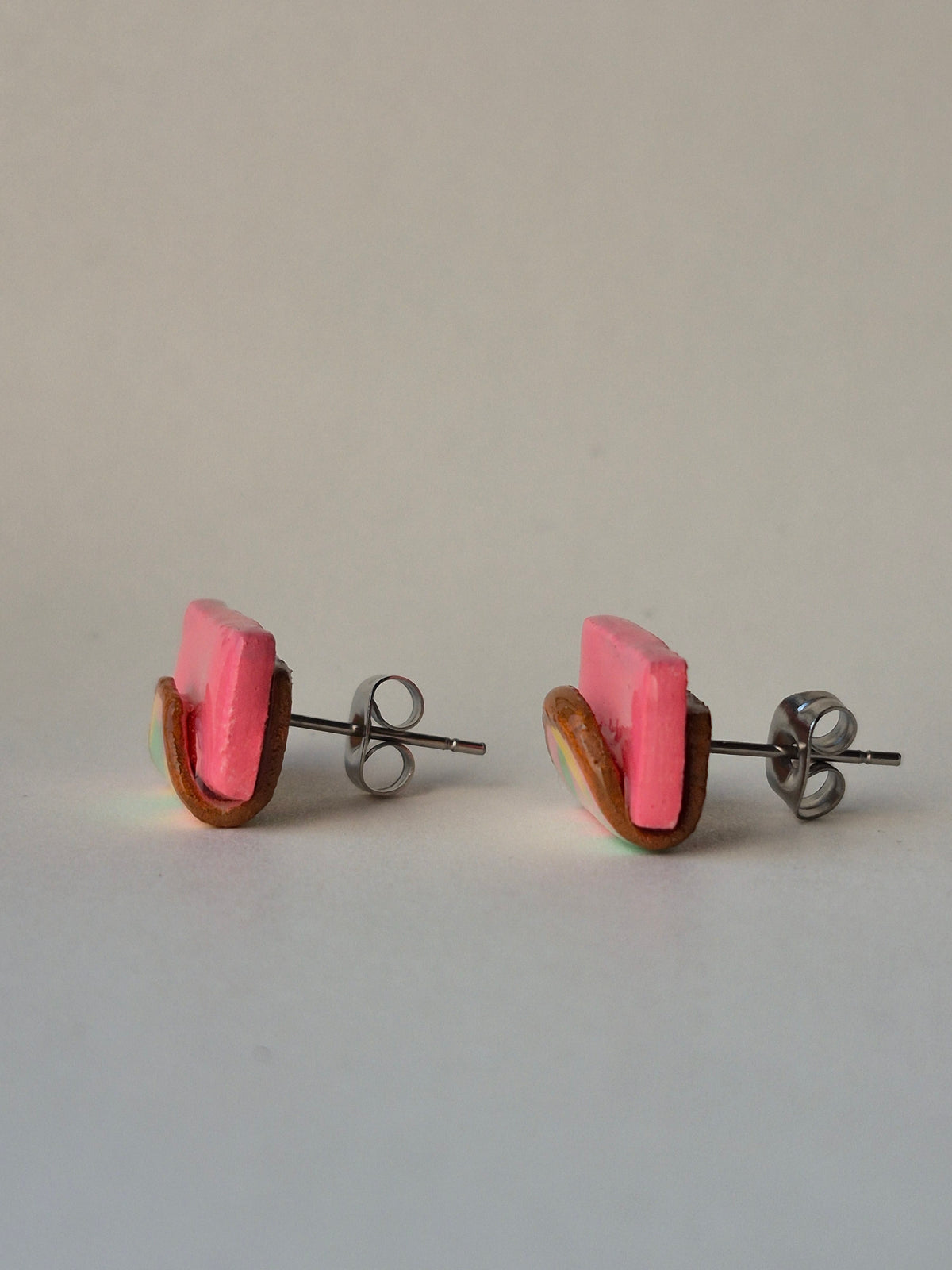 Singapore ice-cream bread studded earrings