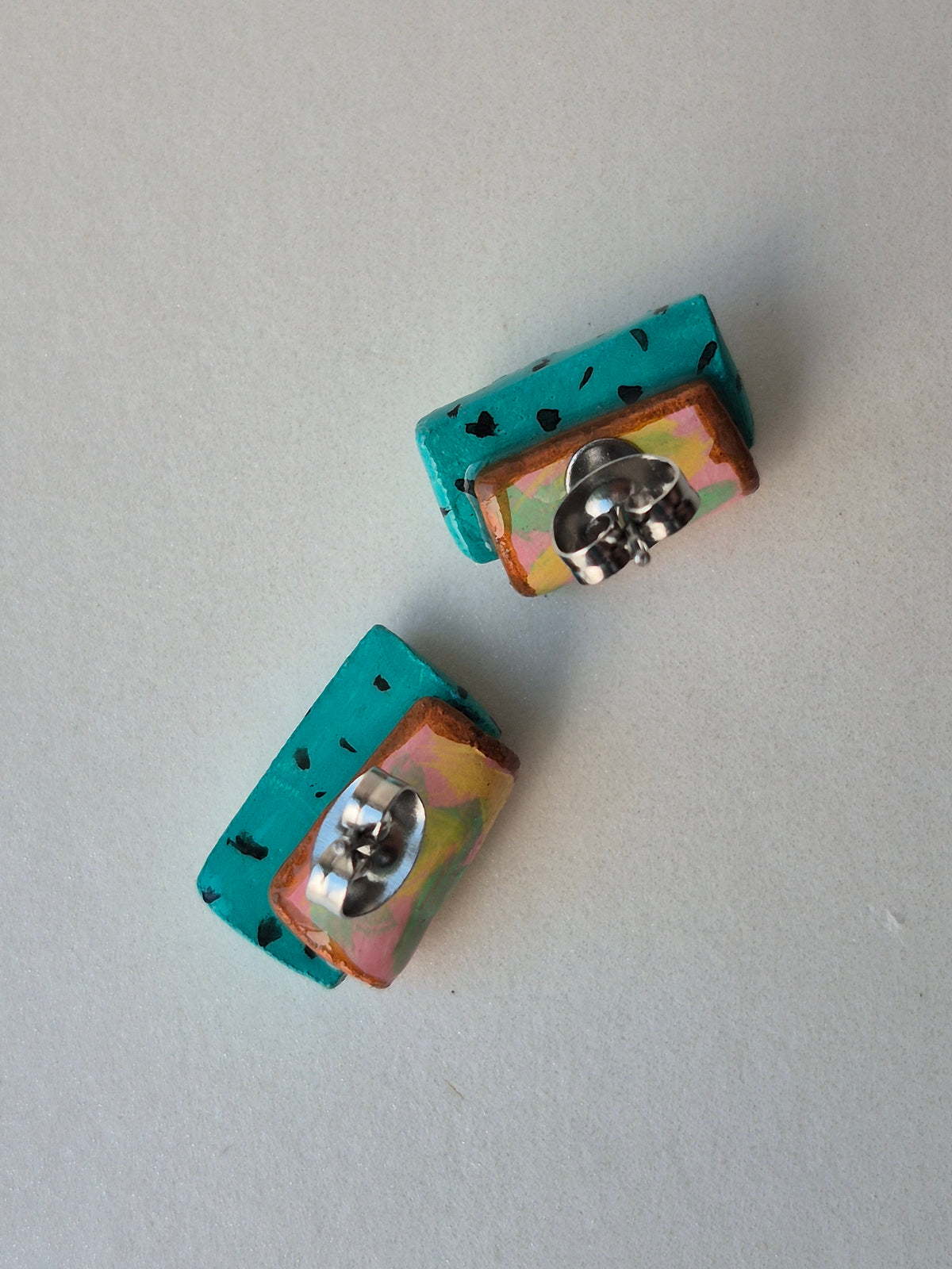Singapore ice-cream bread studded earrings