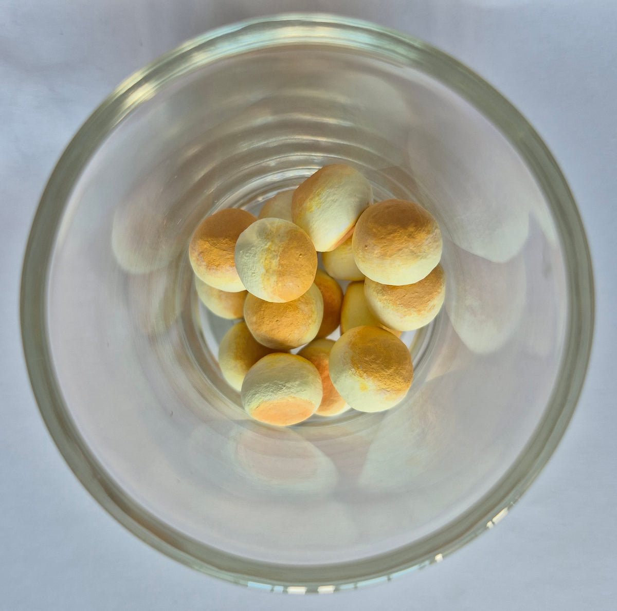 Small mantou biscuit (小馒头) magnet/pin