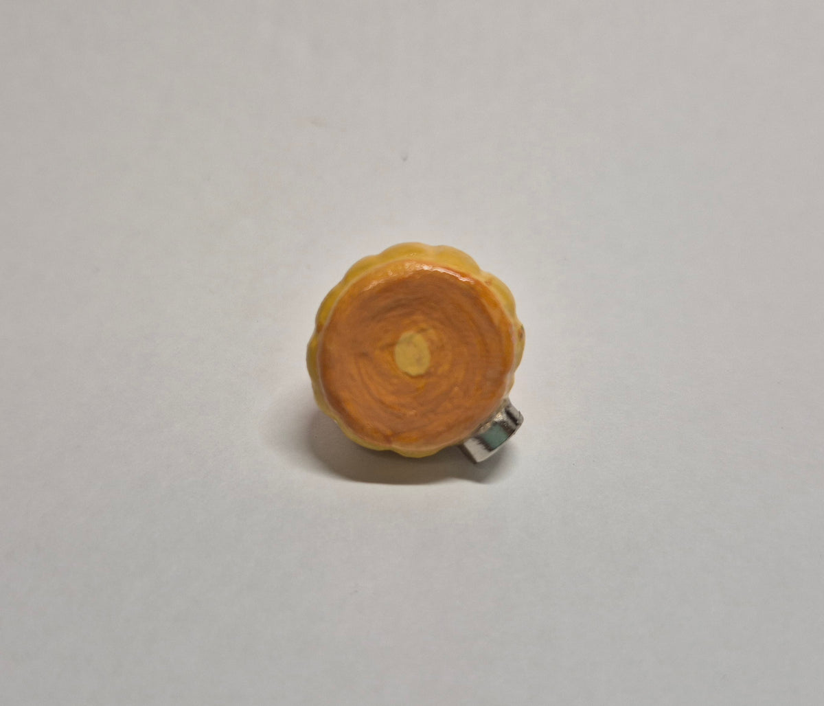 Iced gem magnet (lighter shade)