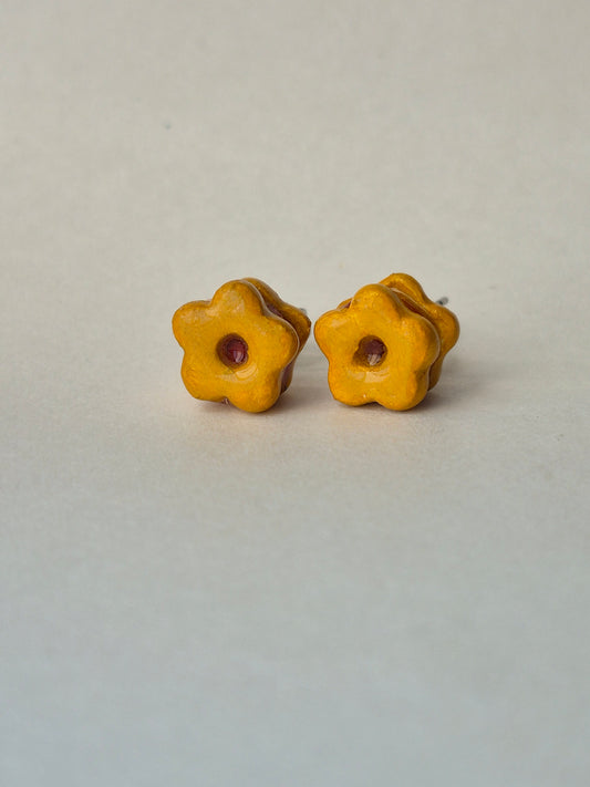 Flower-shaped strawberry stud earrings