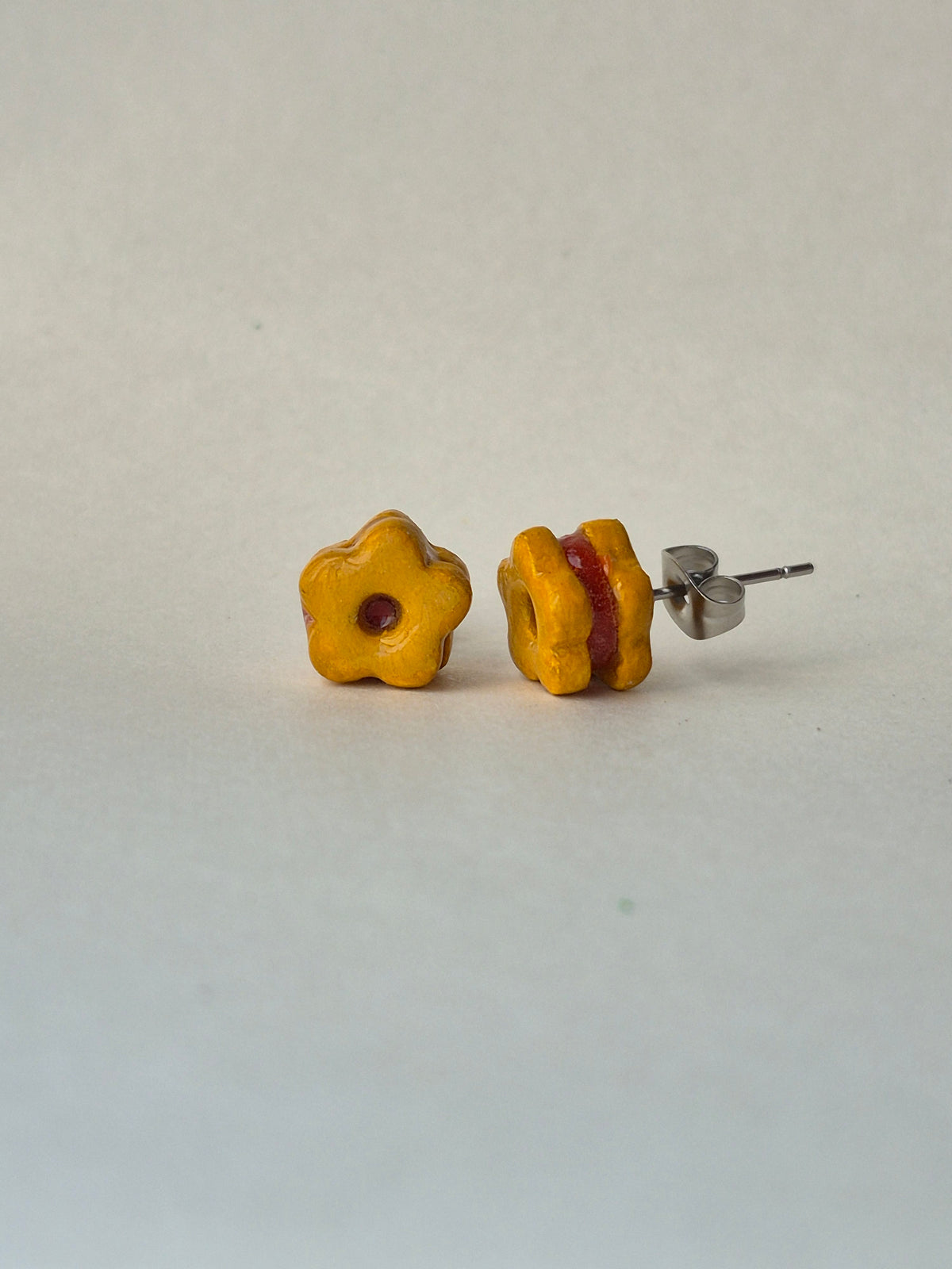Flower-shaped strawberry stud earrings
