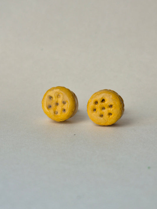 Round peanut butter biscuit stud earrings