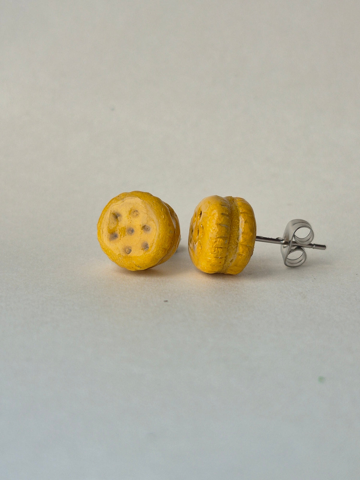 Round peanut butter biscuit stud earrings