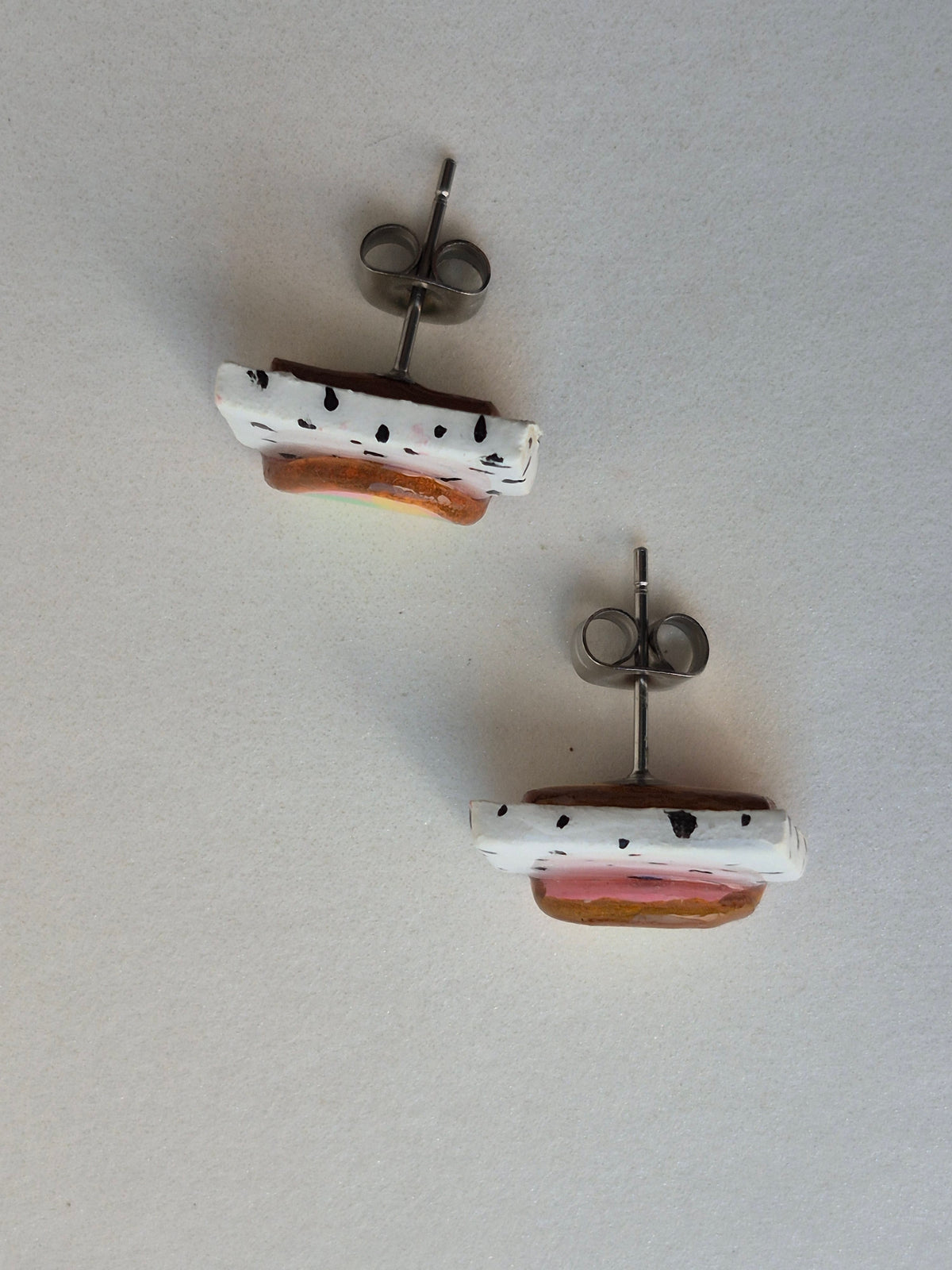 Singapore ice-cream bread studded earrings