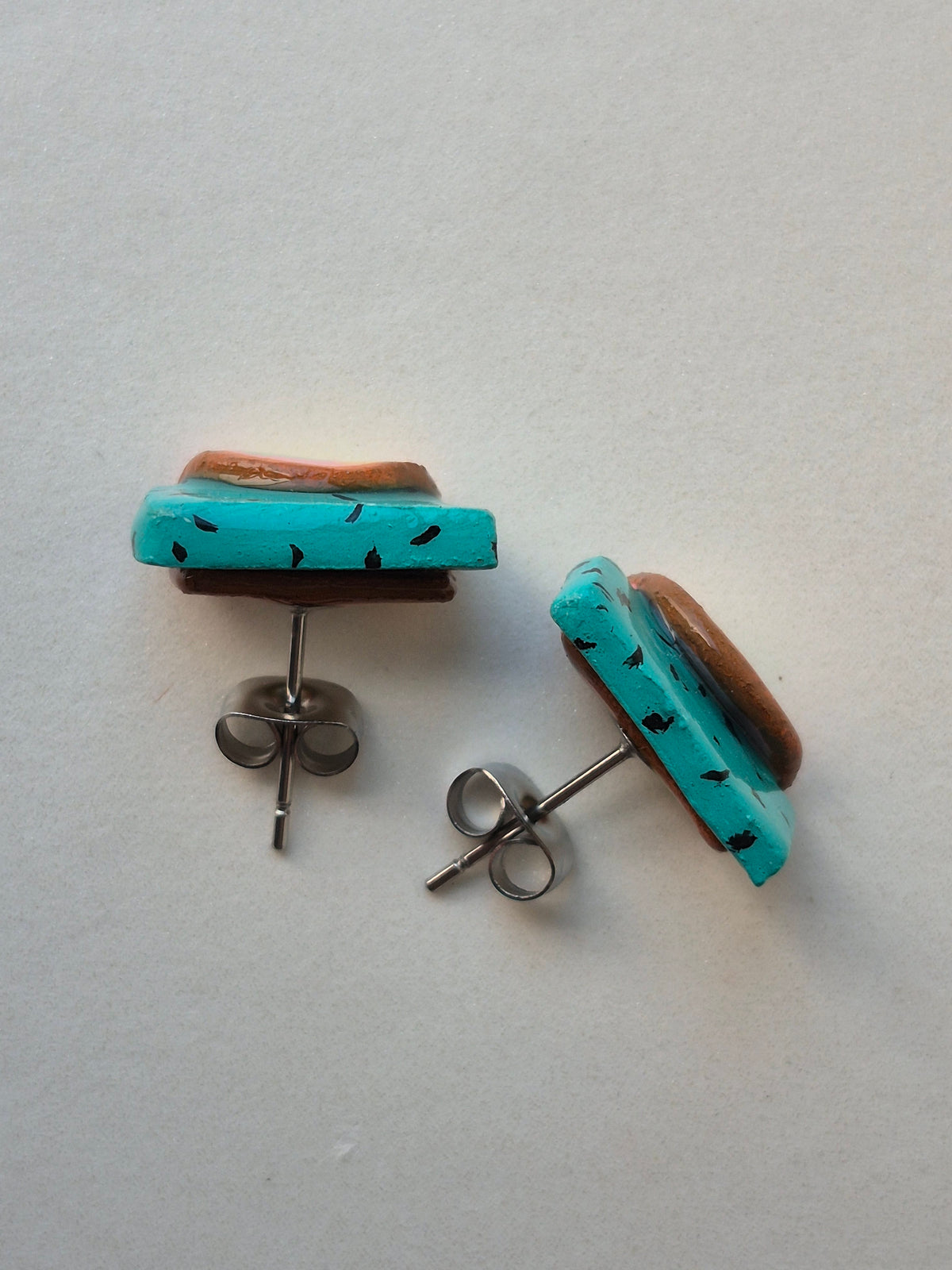 Singapore ice-cream bread studded earrings
