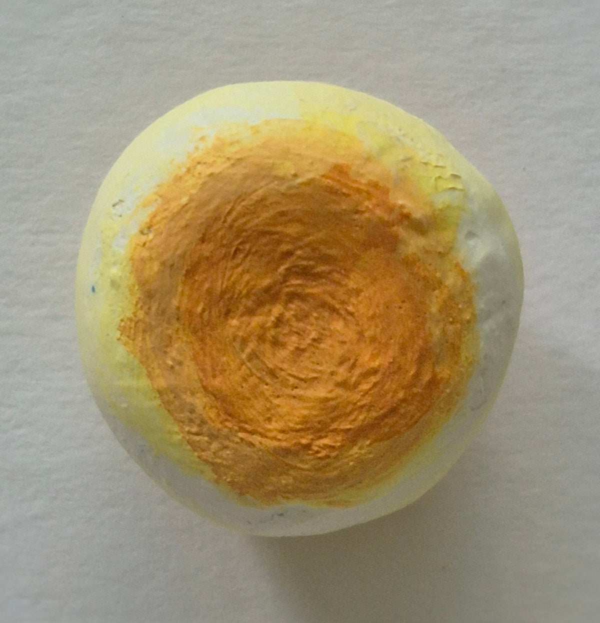 Small mantou biscuit (小馒头) magnet/pin